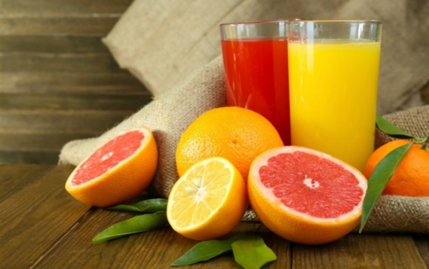 2_sacale-el-jugo-a-los-citricos.jpg